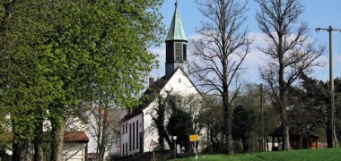 Orgel im Innenraum der Kirche